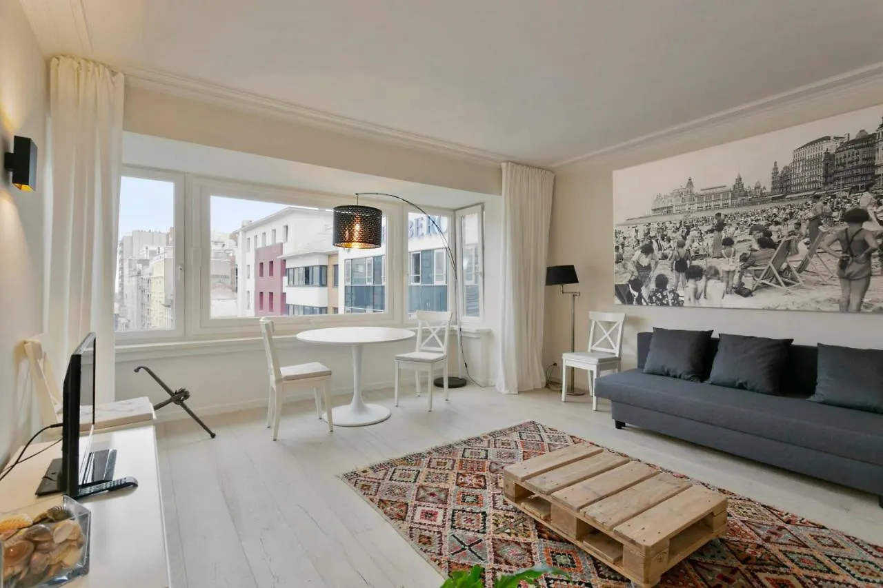 City Center Apartment - Only 50M From The Beach! Oostende